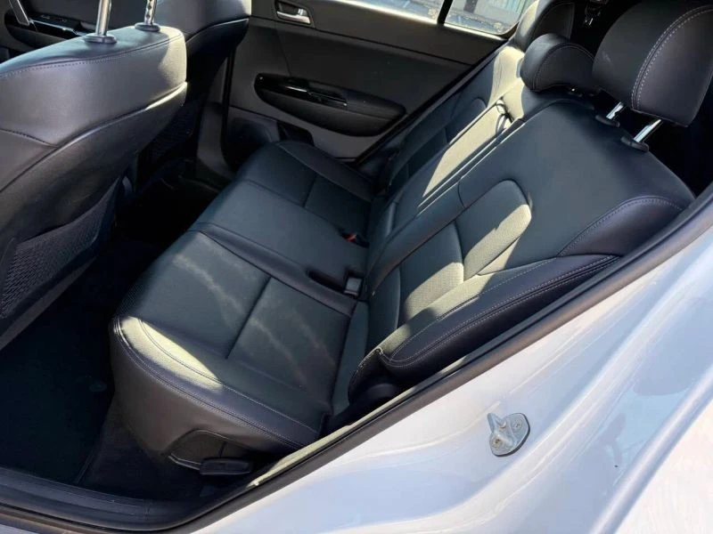 2022 Kia Sportage - Image 10 of 12