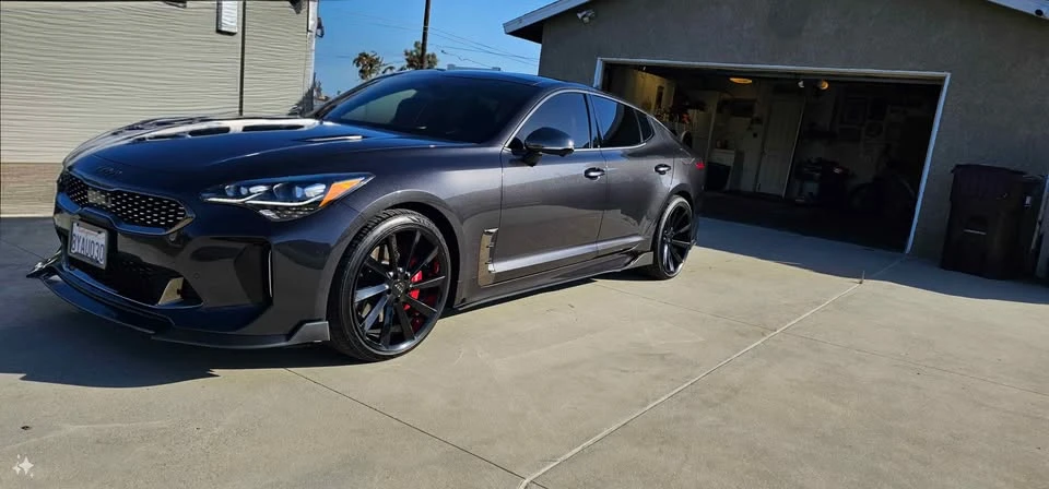 2022 Kia Stinger - Image 2 of 6