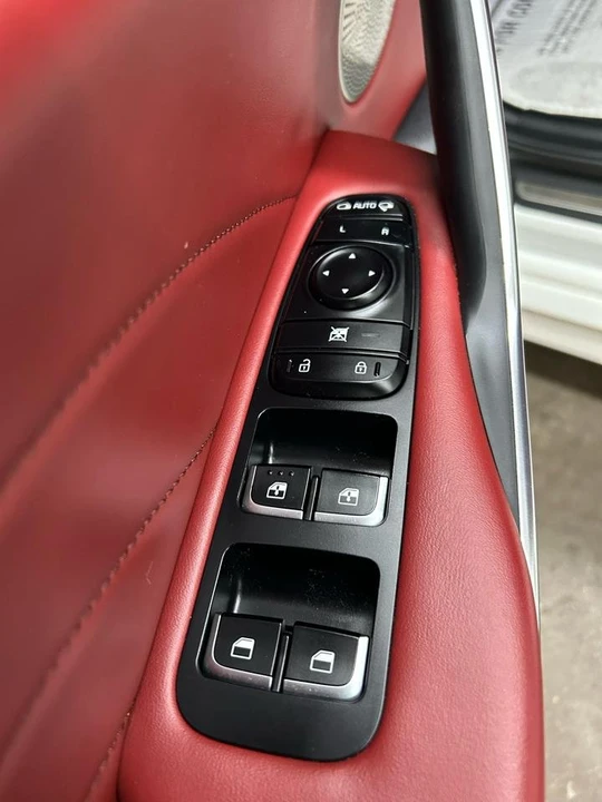 2022 Kia Stinger - Image 11 of 20