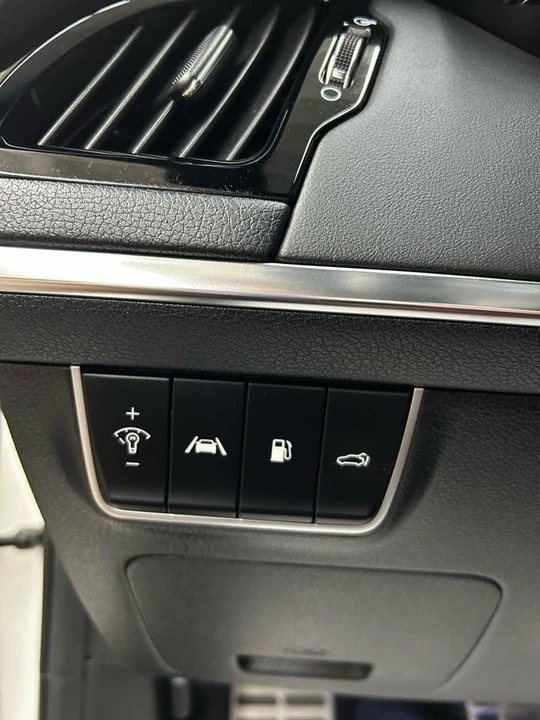 2022 Kia Stinger - Image 15 of 20
