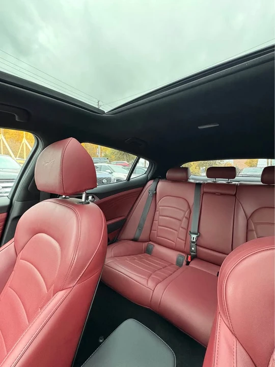 2022 Kia Stinger - Image 4 of 9