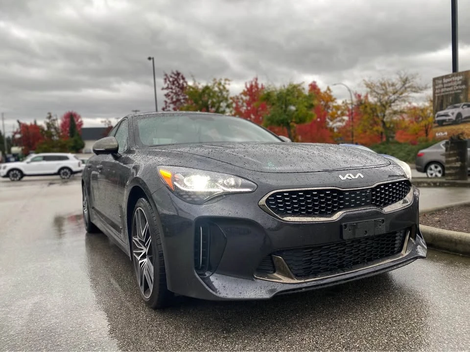 2022 Kia Stinger - Image 2 of 21