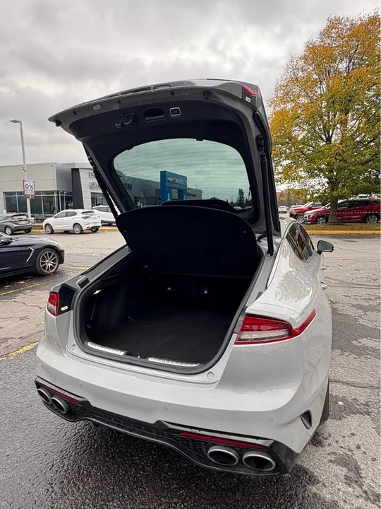 2022 Kia Stinger - Image 8 of 9