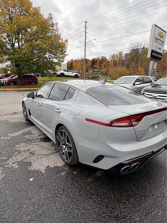 2022 Kia Stinger - Image 7 of 9