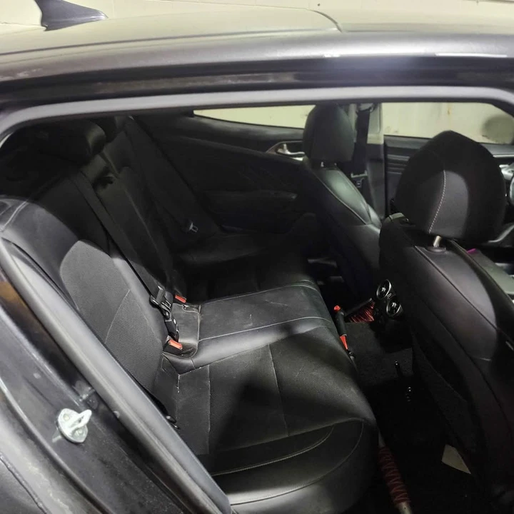 2022 Kia Stinger - Image 7 of 10