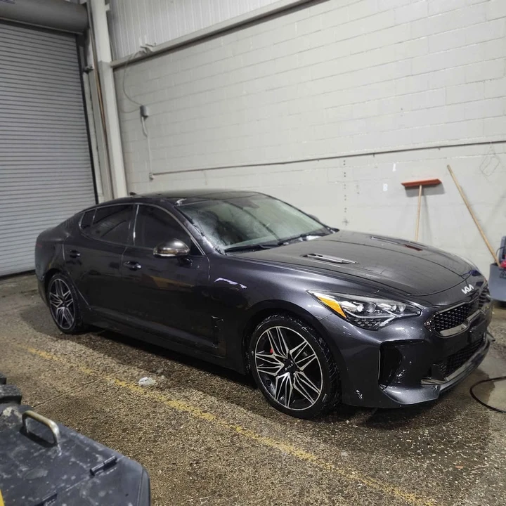 2022 Kia Stinger - Image 2 of 10