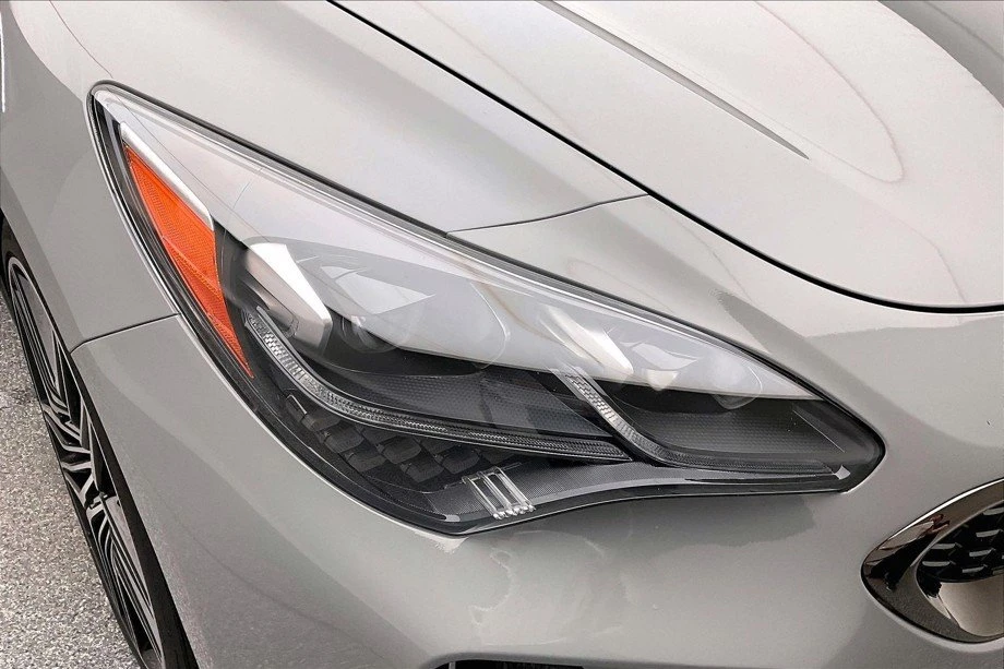 2022 Kia Stinger - Image 17 of 19