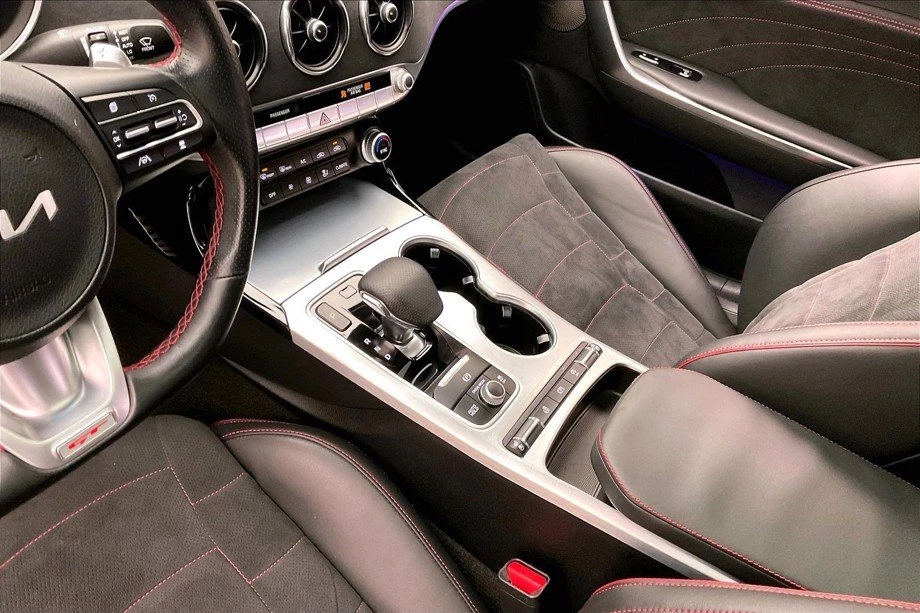 2022 Kia Stinger - Image 12 of 19
