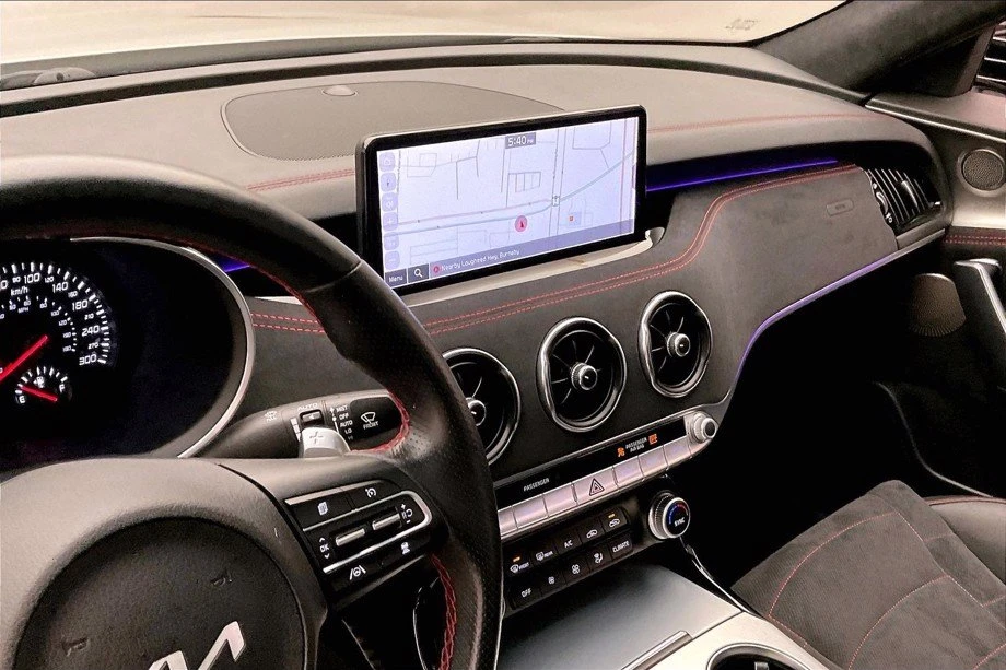 2022 Kia Stinger - Image 11 of 19