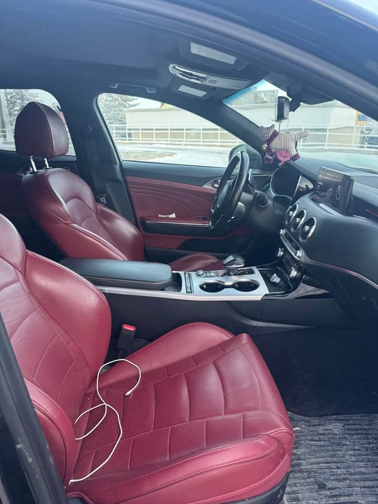 2022 Kia Stinger - Image 6 of 8