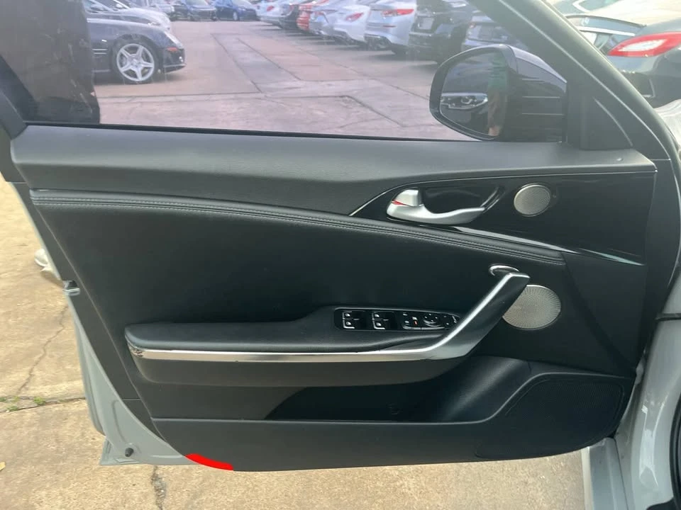2022 Kia Stinger - Image 10 of 20