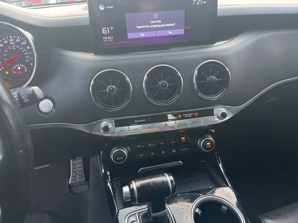 2022 Kia Stinger - Image 16 of 20
