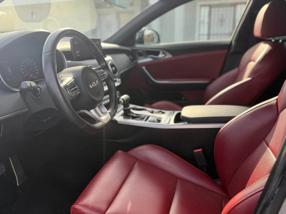 2022 Kia Stinger - Image 10 of 14