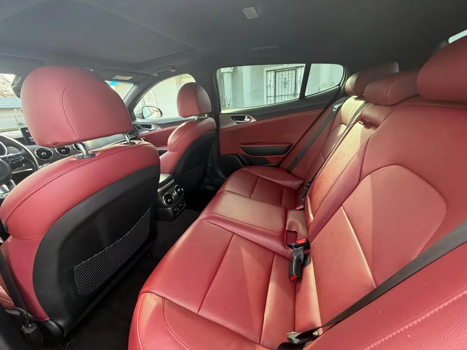 2022 Kia Stinger - Image 9 of 14