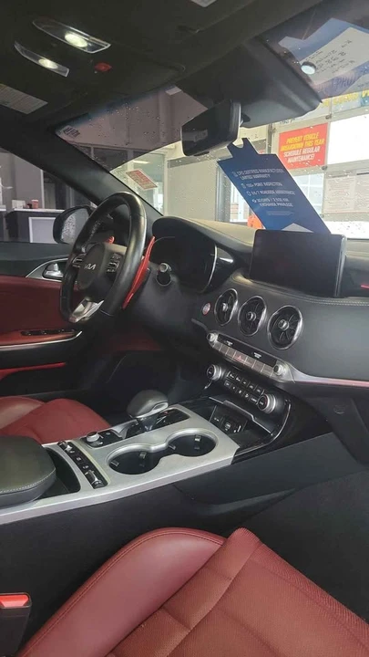 2022 Kia Stinger - Image 18 of 20