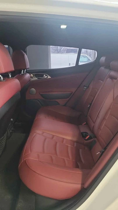2022 Kia Stinger - Image 10 of 20
