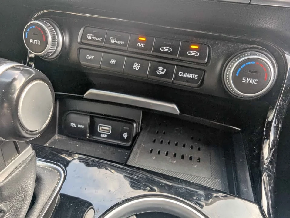 2022 Kia Stinger - Image 15 of 20
