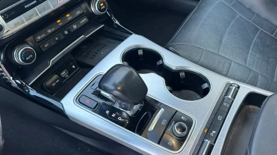 2022 Kia Stinger - Image 15 of 20