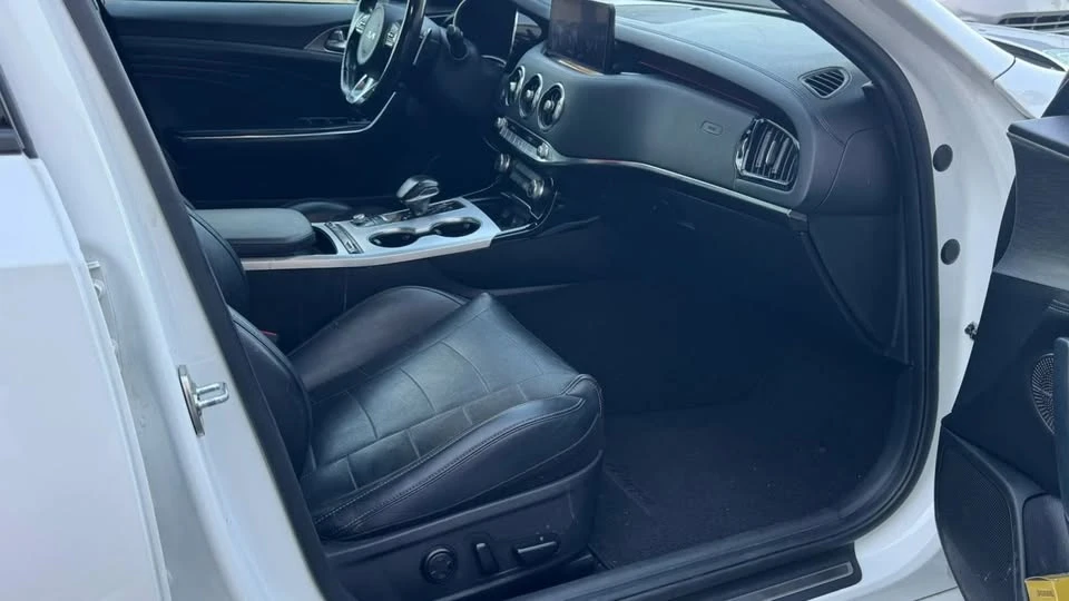 2022 Kia Stinger - Image 12 of 20