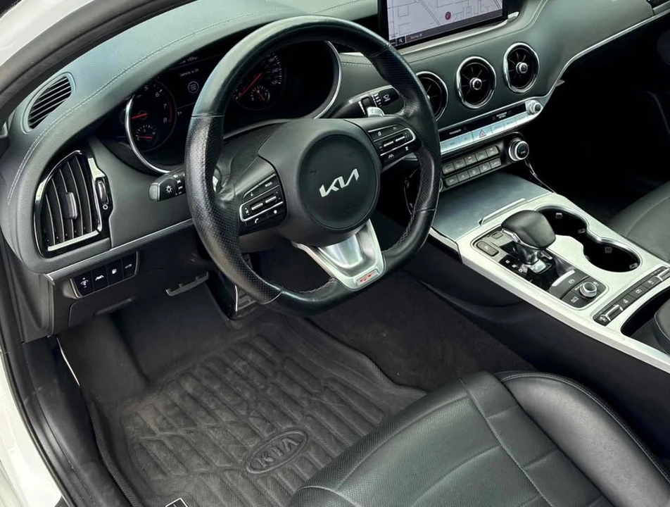2022 Kia Stinger - Image 3 of 3