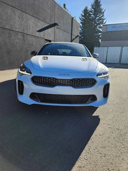 2022 Kia Stinger - Image 2 of 17