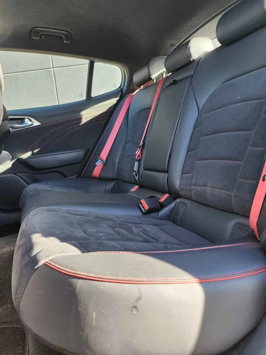 2022 Kia Stinger - Image 10 of 17