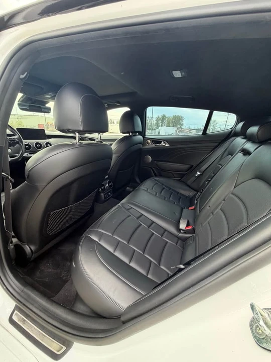 2022 Kia Stinger - Image 9 of 12