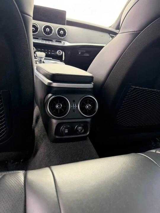 2022 Kia Stinger - Image 10 of 12