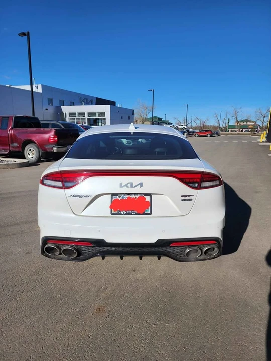 2022 Kia Stinger - Image 8 of 17