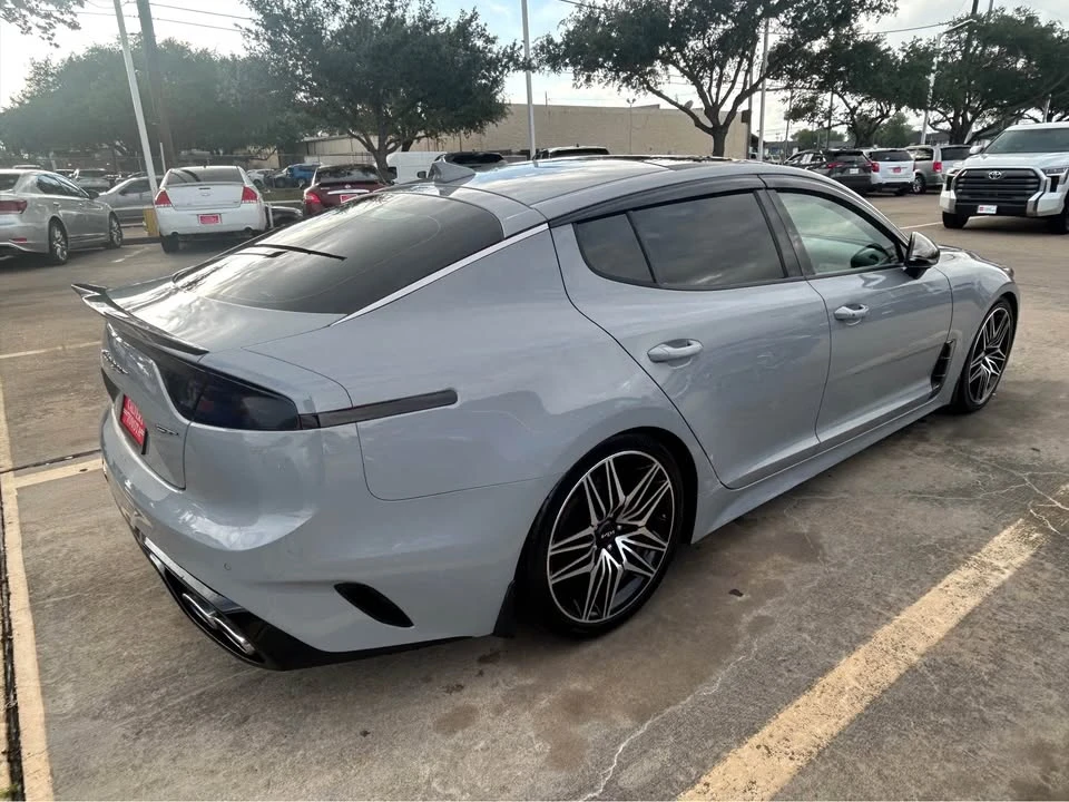 2022 Kia Stinger - Image 2 of 3