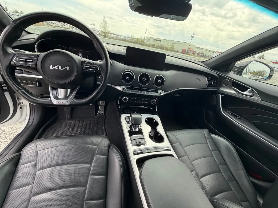 2022 Kia Stinger - Image 8 of 12