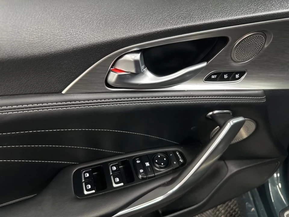 2022 Kia Stinger - Image 18 of 20