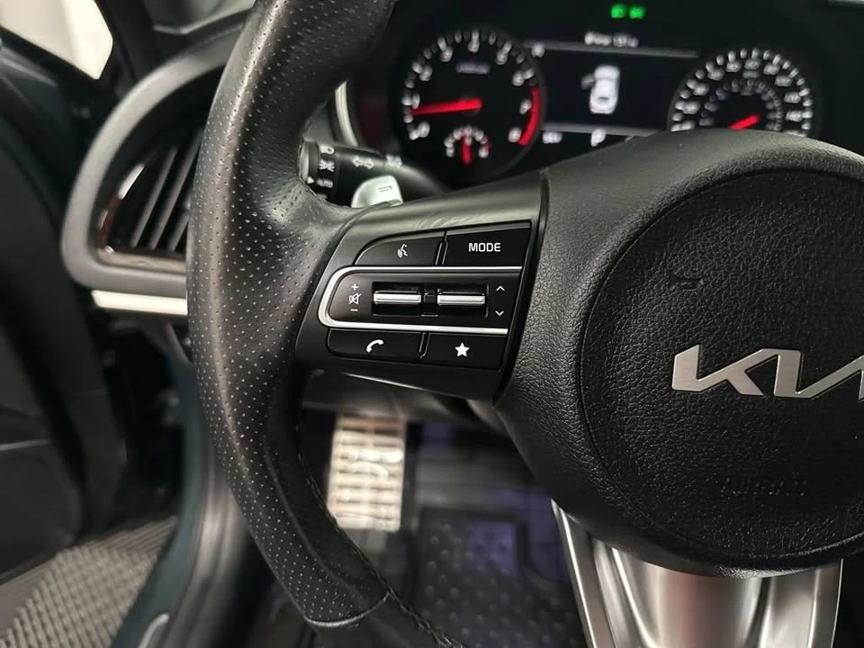 2022 Kia Stinger - Image 15 of 20