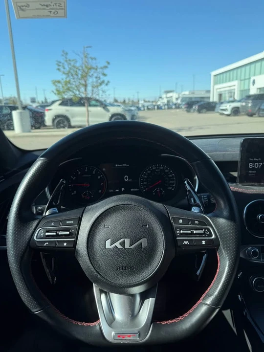 2022 Kia Stinger - Image 5 of 8