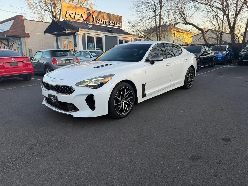 2022 Kia Stinger - Image 2 of 20