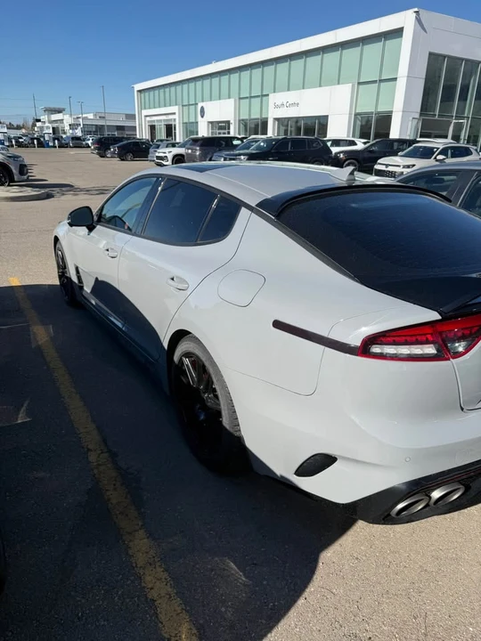 2022 Kia Stinger - Image 4 of 8