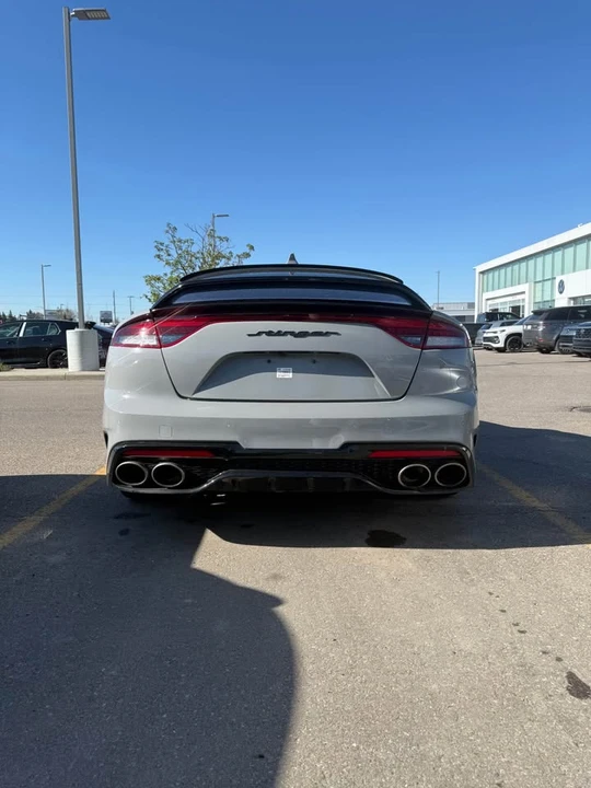 2022 Kia Stinger - Image 2 of 8