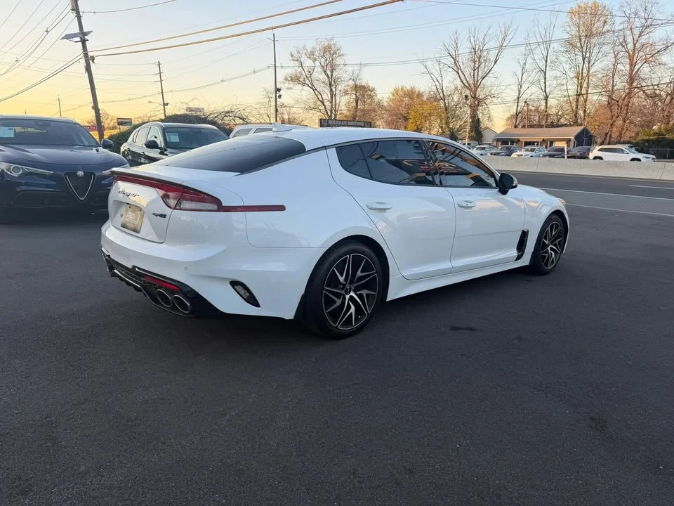 2022 Kia Stinger - Image 9 of 20