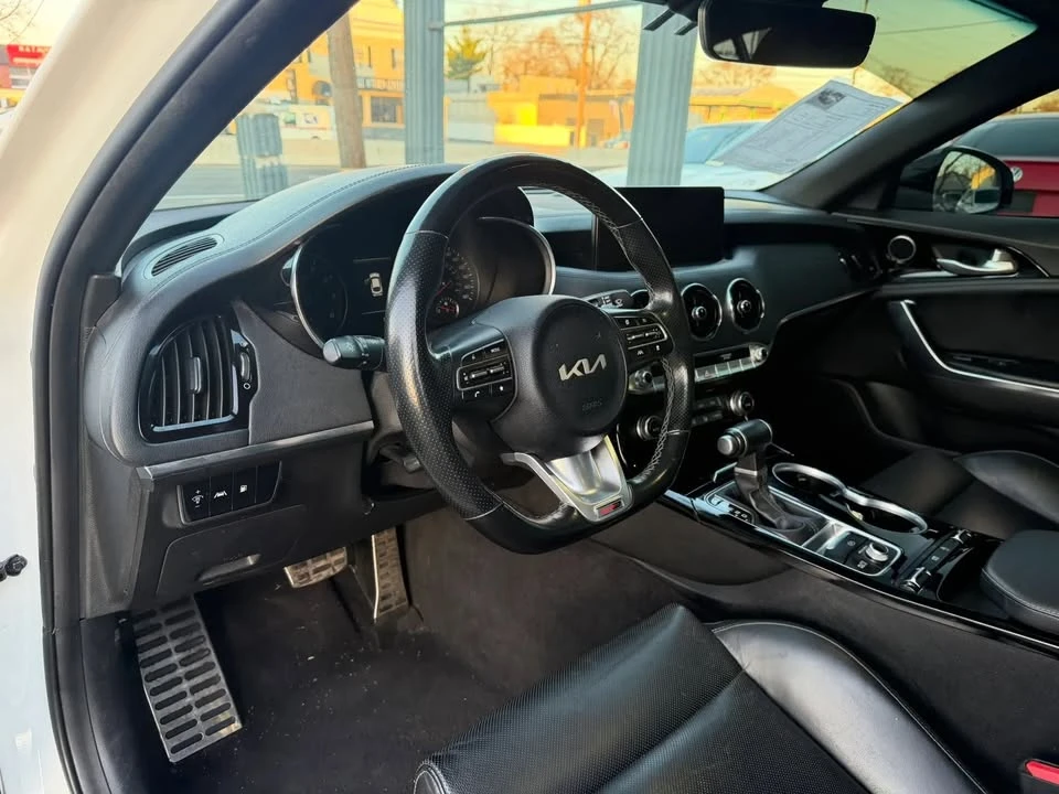 2022 Kia Stinger - Image 15 of 20