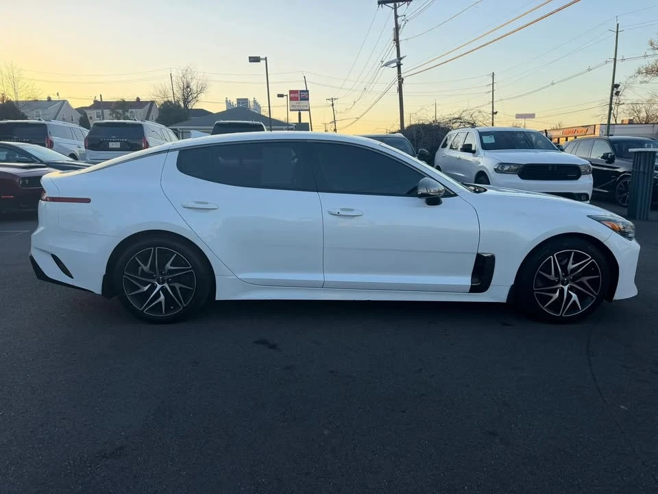 2022 Kia Stinger - Image 11 of 20