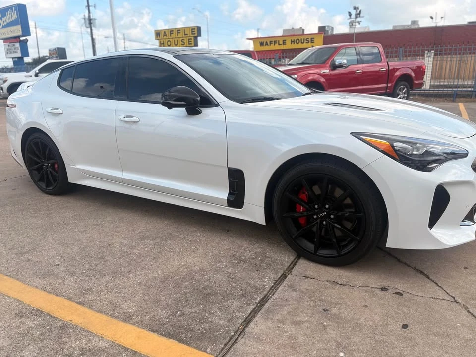 2022 Kia Stinger - Image 2 of 12