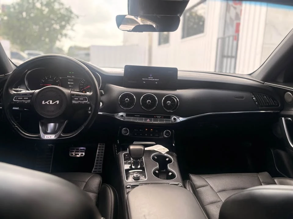 2022 Kia Stinger - Image 9 of 12