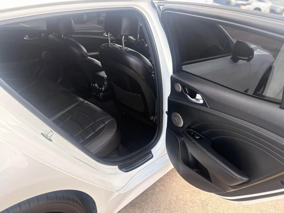 2022 Kia Stinger - Image 10 of 12
