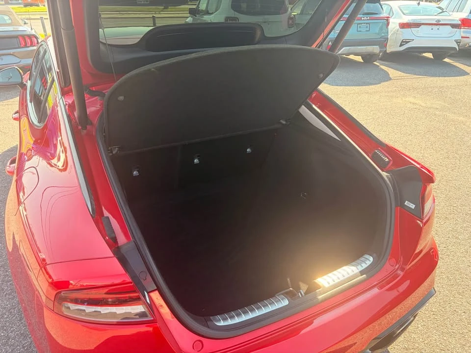 2022 Kia Stinger - Image 10 of 13