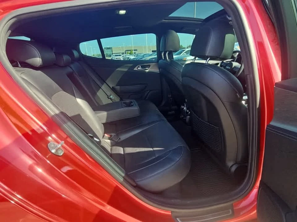 2022 Kia Stinger - Image 10 of 20