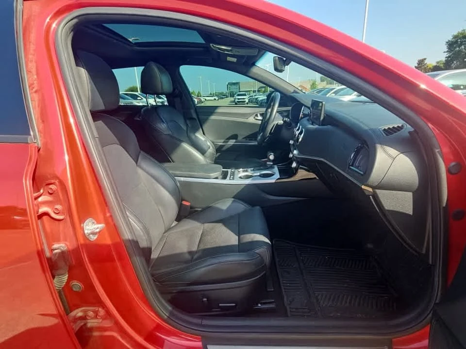 2022 Kia Stinger - Image 13 of 20