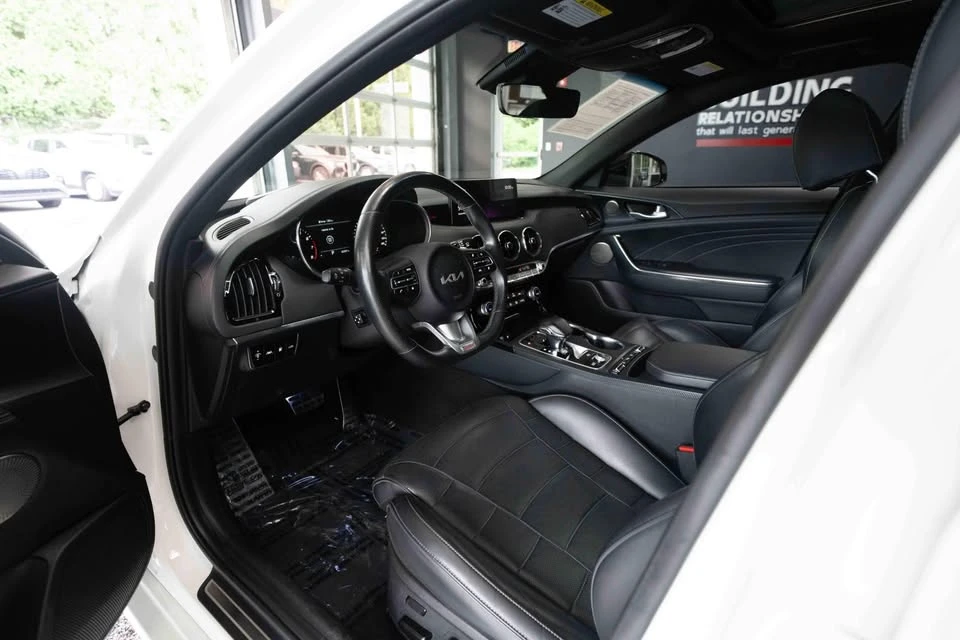2022 Kia Stinger - Image 8 of 20