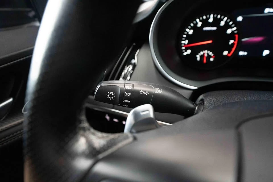 2022 Kia Stinger - Image 13 of 20