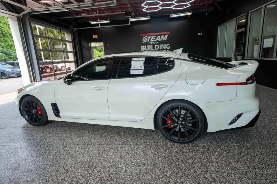 2022 Kia Stinger - Image 2 of 20