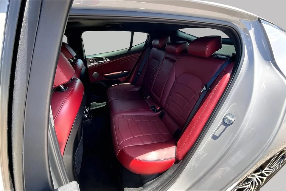 2022 Kia Stinger GT - Image 13 of 16